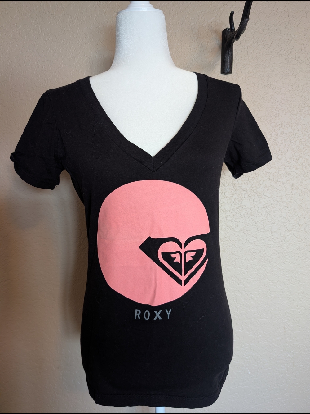 ⚡3/$20 Roxy Black V-Neck Tee with Pink Graphic Circle